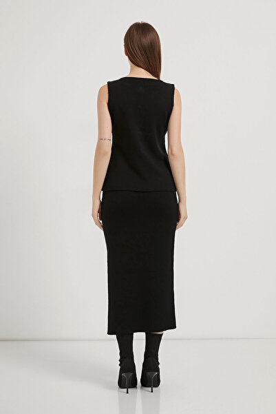 Arma Life Women's Gold Buttoned Basic Black Sleeveless Knit Vest