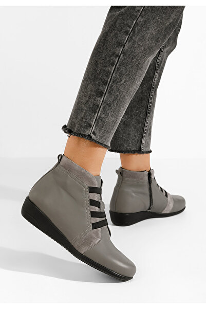 B T Shoes Women's Tashia grey leather boots