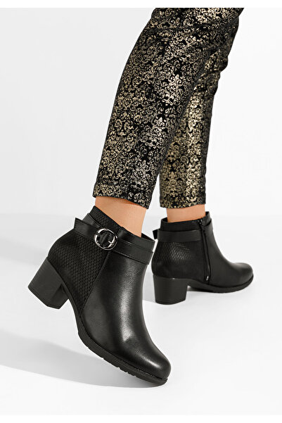 B T Shoes Čierne členkové čižmy Adiada