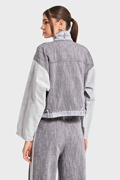 its basic Women's Gray Color Fabric and Denim Piece Detailed Accessory Detailed Loose Fit Special Design Denim Jacket