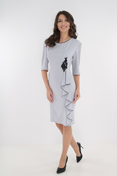 Vanessa Line RO Elegant pearl gray dress with black embroidery