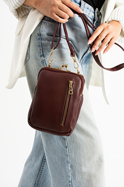 Sanmorris Kadın gold aksesuarlı ayarlanabilir çapraz askılı suni deri omuz ça...