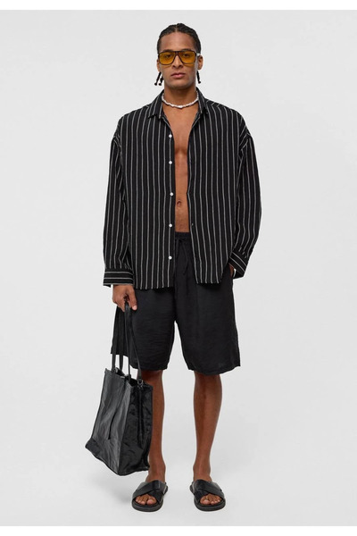 Yeblin Striped Shirt Model