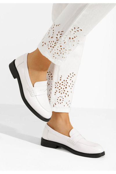 B T Shoes Bílé loafers mokasíny Zalaya