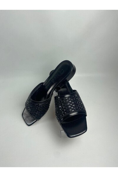 Erbilden Ortu Black Leather Embroidered Slippers