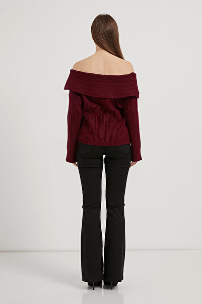 Arma Life Women's Madonna Collar Off-The-Shoulder Plain Burgundy Knitwear Sweater