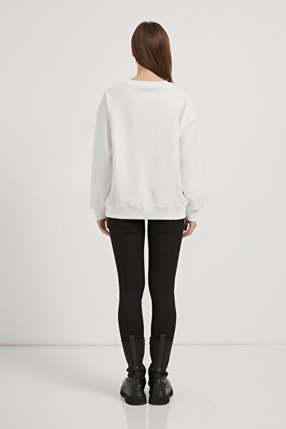 Arma Life Women's Printed Crew Neck Oversize White Sweatshirt