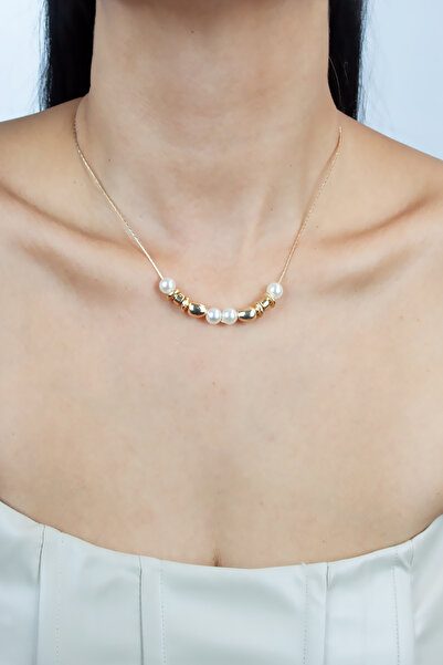 Liveyn Design قلادة ذهبية بتفاصيل لؤلؤية