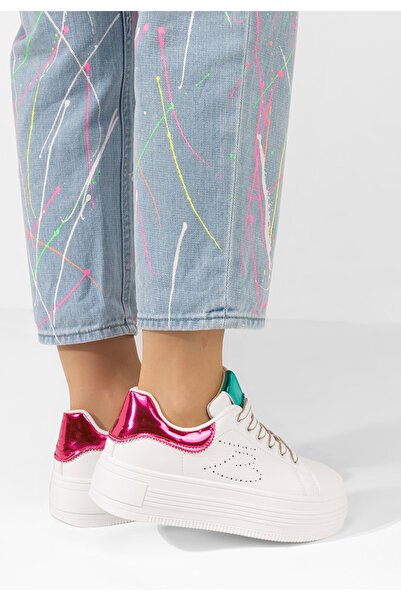 B T Shoes Bílé dámské tenisky na klínku Sellena