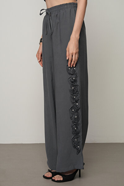 Orfeo Negro Women's Stripe Rose and Stone Detailed Solid Color Elastic Waist Wide Leg Trousers