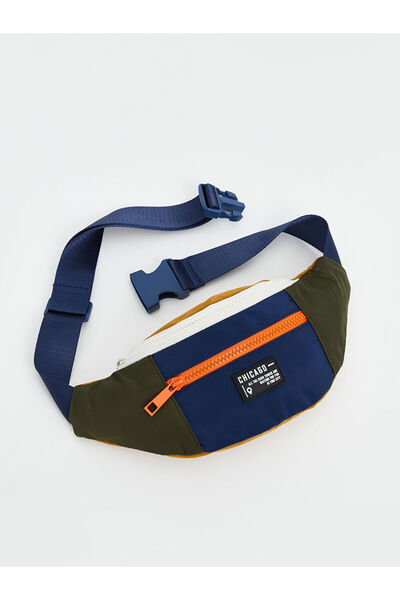 LC Waikiki Lacivert Renk Bloklu Erkek Çocuk Göğüs Çantası