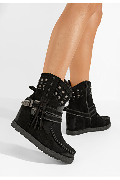 B T Shoes Černé kotnikove boty na klínku Emma