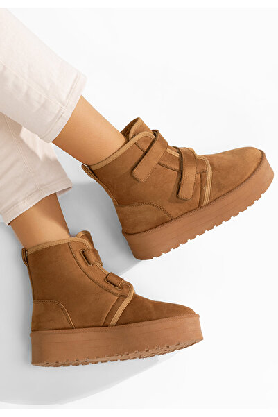 B T Shoes Camelové kotníkové kozačky na platformě Dagmar