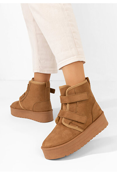 B T Shoes Camelové kotníkové kozačky na platformě Dagmar