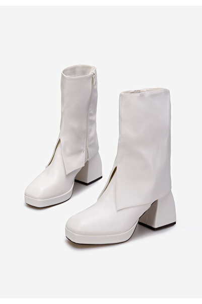 B T Shoes Bílé kotníkové boty na podpatku Zalamea