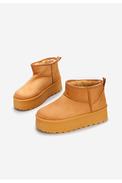 B T Shoes Camelové kozačky na platformě Savieda