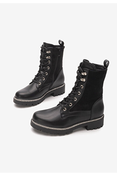 B T Shoes Černé šněrovací kotníkové boty Jordia