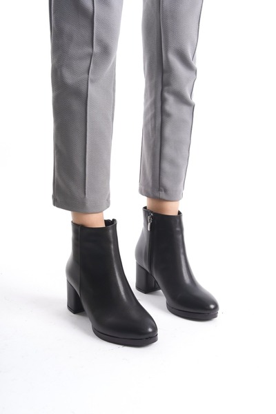 beelleshoe Kadın CAMİLLE Siyah Cilt Düz Topuklu Kısa Bot