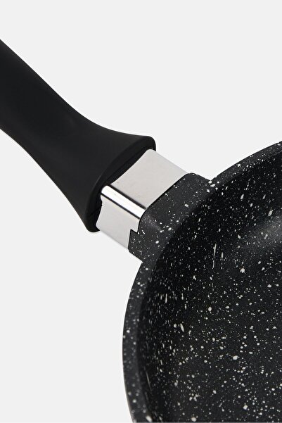 YOTO Cast Aluminium Frying Pan 20 cm, Black