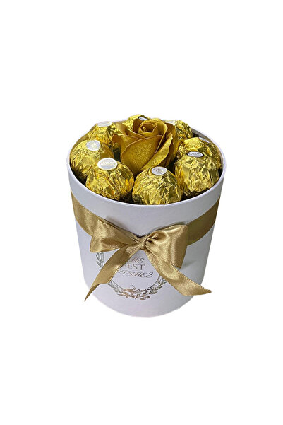 velve Cutie cadou pentru femei alba Sweet Flower cu trandafir de sapun si 8 praline Ferrero Rocher, Auriu