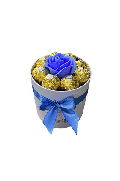 velve Cutie cadou pentru femei alba Sweet Flower cu trandafir de sapun si 8 p...