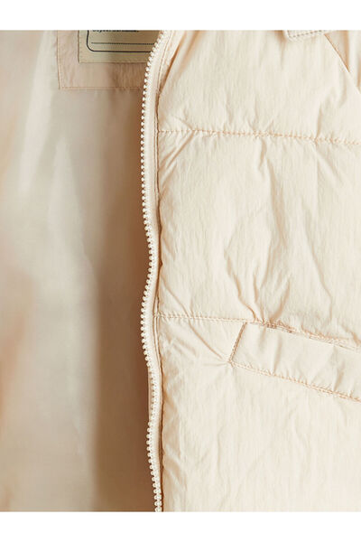 LC Waikiki Sparkling Choices from Shining Store |   Hooded Girl's Puffer Jacket