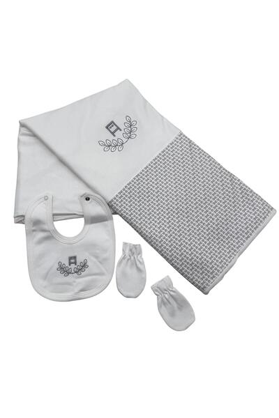 Baby day 5-piece baby boy's reception set, white cotton with a gray geometric print