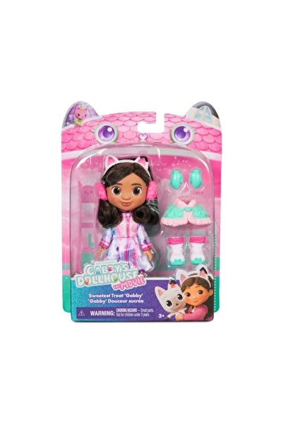 Gabby's Dollhouse Păpușă cu ținută de iarnă și accesorii - Casa de păpuși Gabby