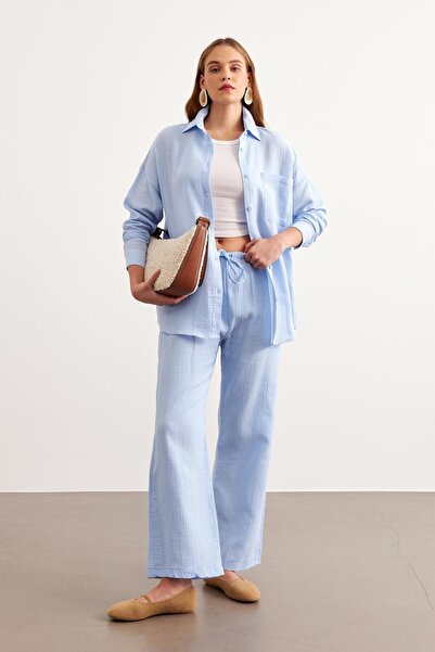 LEVURE Önü Düğmeli Tek Cepli Oversize Gömlek MAVİ