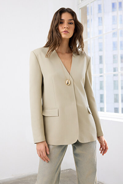 Trendyol Collection Nerzfarbene, reguläre/normale Passform, kragenloser, gewebter Blazer mit Druckknopfverschluss TWOAW26BC00030