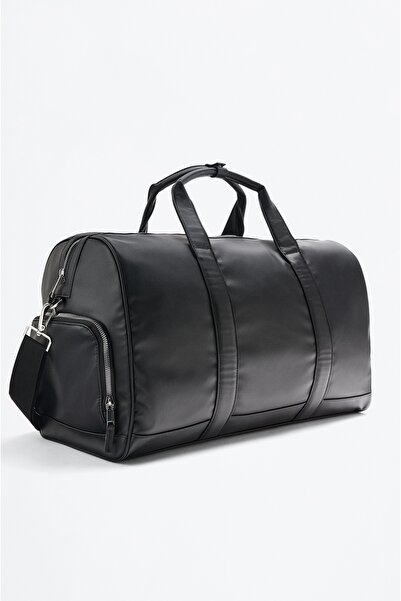 LEFTIES Mann beim Bowling clever