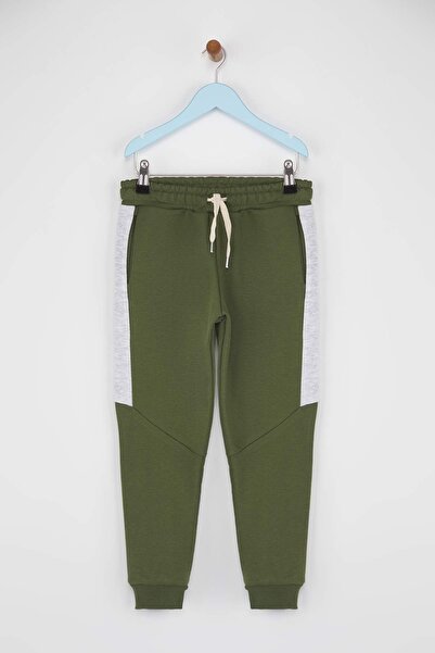 TRENDYOLKIDS Green Cotton Plain/Basic Regular Knitted Boys' Sweatpants Tkdaw26Ea00002