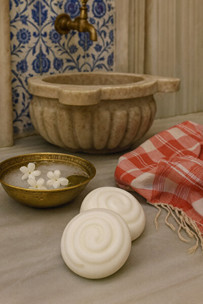 Günebakan صابون أبيض معطر بالصابون العشبي للسبا