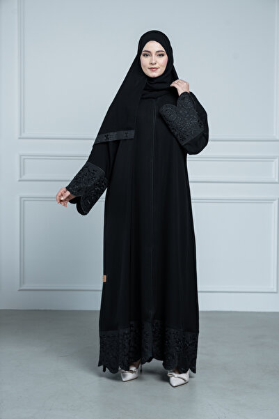 LAVİNİA Lavinia women's abaya, embroidered with knights fabric, regular cut