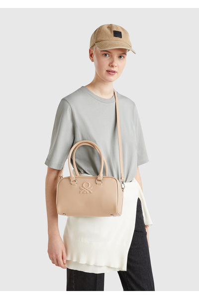 United Colors of Benetton Γυναικεία τσάντα ώμου σε μπεζ ανάγλυφο λογότυπο με διπλή λαβή