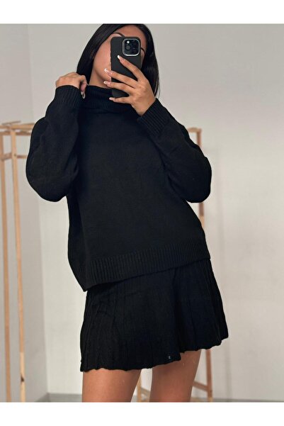 Mooi Butik RORY szett 2585 - garbós pulóver és redős szoknya - fekete