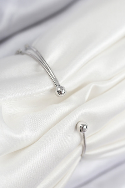 Lisinya سوار نسائي من النحاس والزركون بحجر الفراشة موديل فضي اللون -