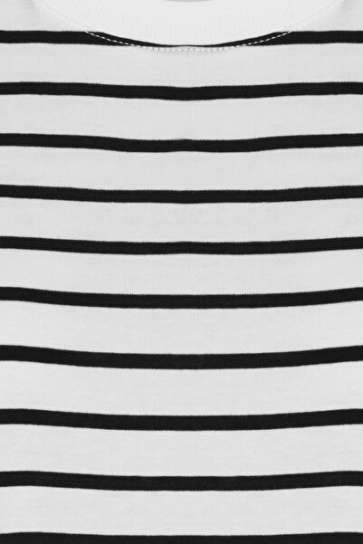 Amia&Co. Ecru-Black Striped Crew Neck Short Sleeve T-Shirt