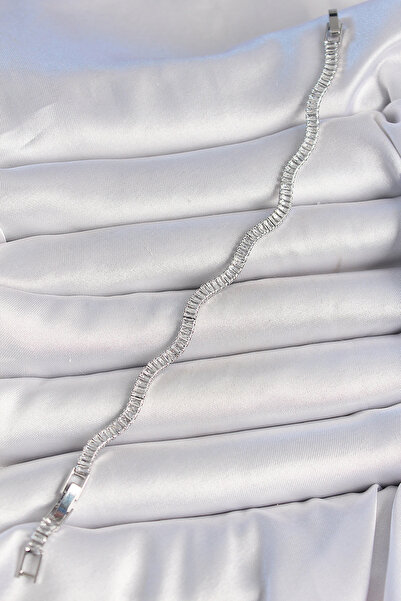 Lisinya سوار نسائي من النحاس الفضي اللون مزين بحجر الزركون -