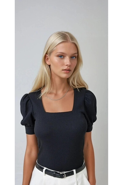 hazelin Γυναικεία πλεκτή μπλούζα με μαύρη τετράγωνη λαιμόκοψη HZL22W-BD104091