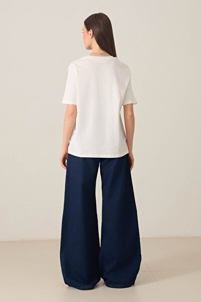 Amia&Co. Ecru Crew Neck Short Sleeve Basic T-Shirt with Heart Detail