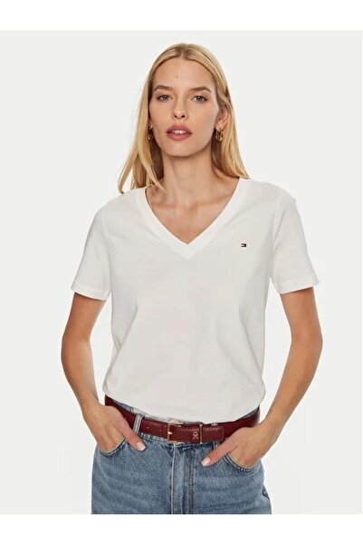 Tommy Hilfiger تي شيرتات تومي هيلفيغر للنساء باللون الأبيض