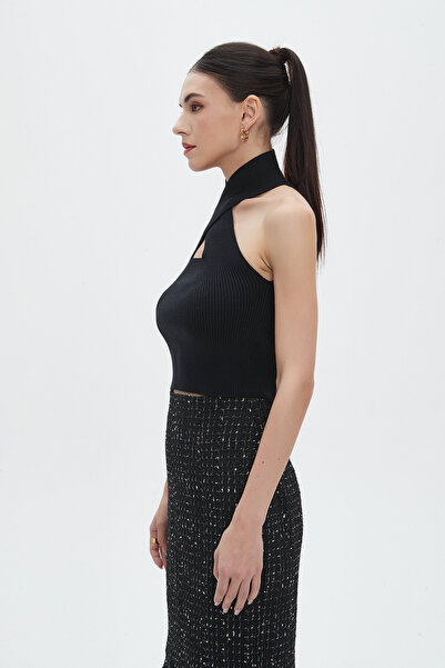 Nichii بلوزة نسائية سادة برقبة على شكل هالتر