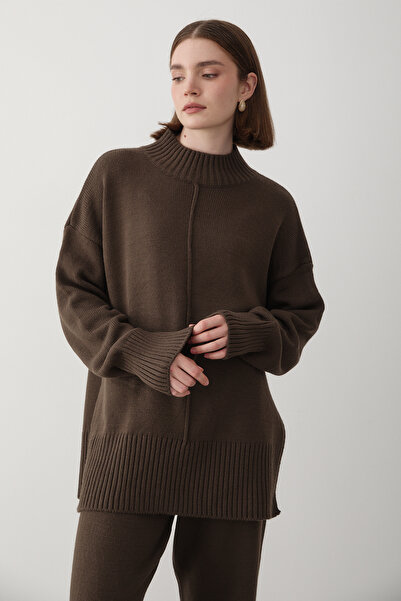 JASTE Women's Brown Oversized Turtleneck Knitwear Sweater & Elastic Waist Pants Set