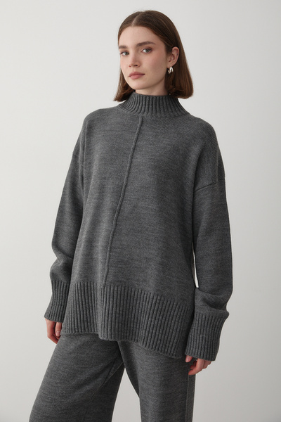 JASTE Women's Gray Oversize Turtleneck Knitwear Sweater & Elastic Waist Pants Set