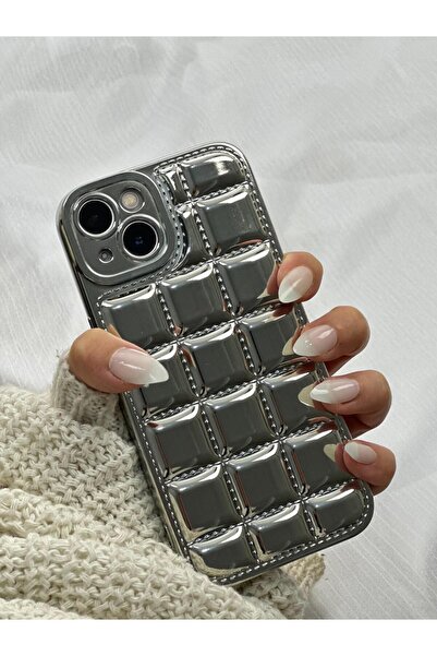 Vip Case İphone 13 VİVİD Uyumlu Kabartmalı Dikiş Detaylı Baklava Desenli Parlak VİVİD Kılıf