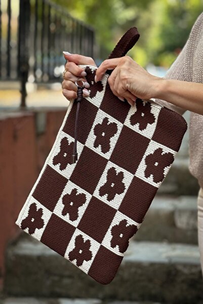 CHUBA Women's Floral Patterned Knitwear Laptop & MacBook & Tablet Case with Accessories 13"-14" Inch Compatible Brown