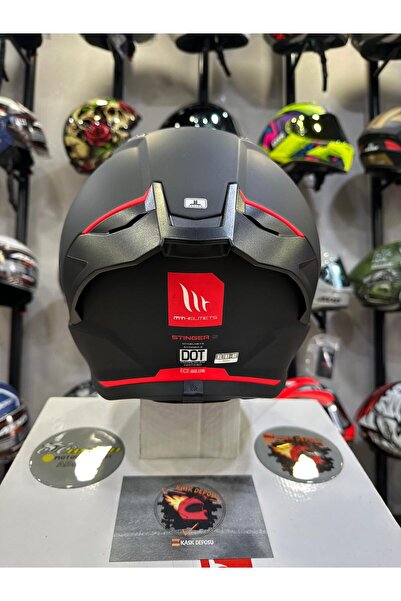 MT Stinger 2 Solid A1 Mat Siyah Kapalı Motosiklet Kaskı
