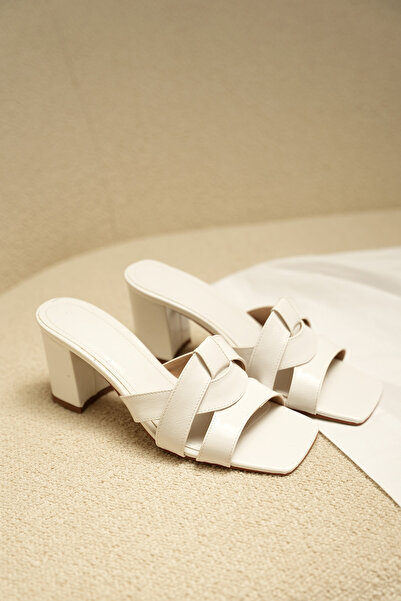 LAMİNTA Γυναικείες παντόφλες Sofia White Asymmetrical Cut με χοντρό τακούνι