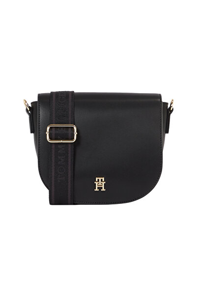 Tommy Hilfiger حقيبة كروس بودي نسائية من تومي هيلفيغر، سوداء اللون، بحزام شعار